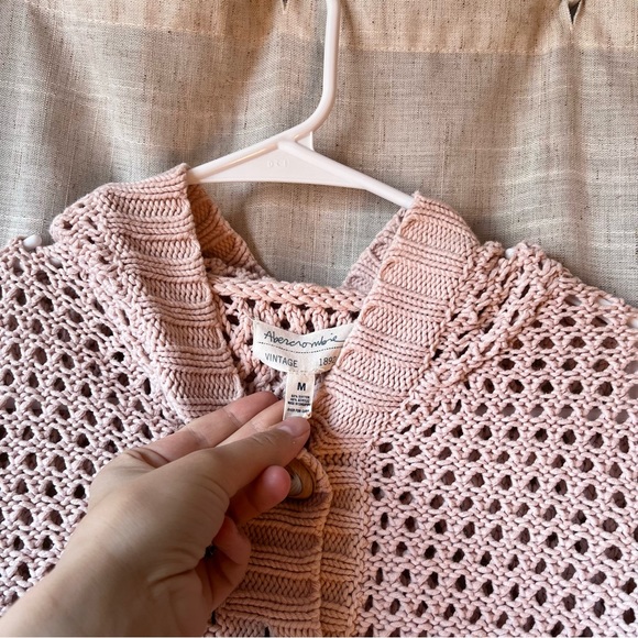 Abercrombie and Fitch | Loose knit baby pink wooden button sweater Women Medium - Picture 4 of 7